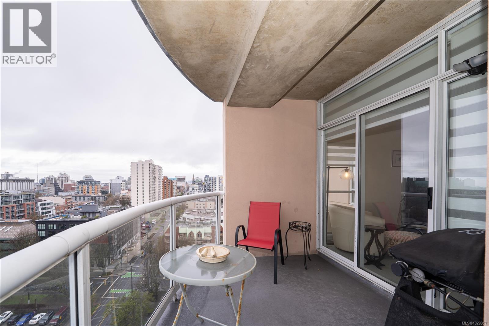 1401 1020 View St, Victoria, British Columbia  V8V 4Y4 - Photo 9 - 1029857