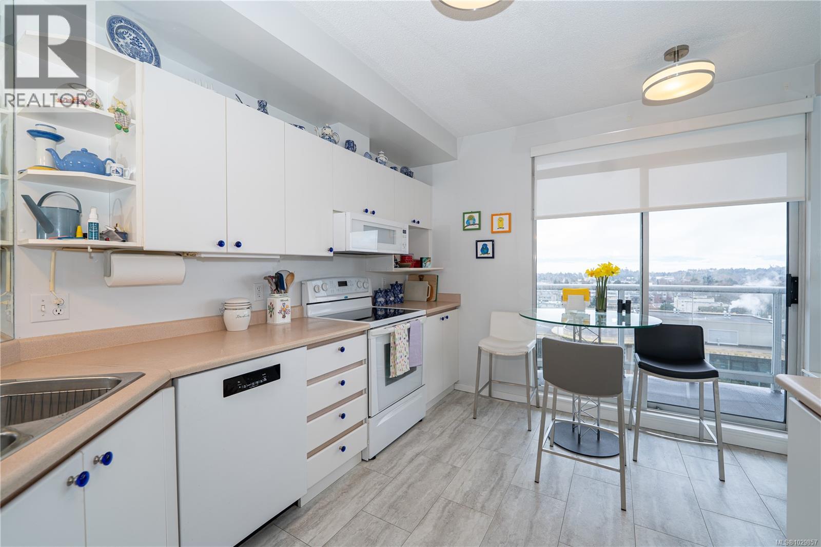 1401 1020 View St, Victoria, British Columbia  V8V 4Y4 - Photo 16 - 1029857
