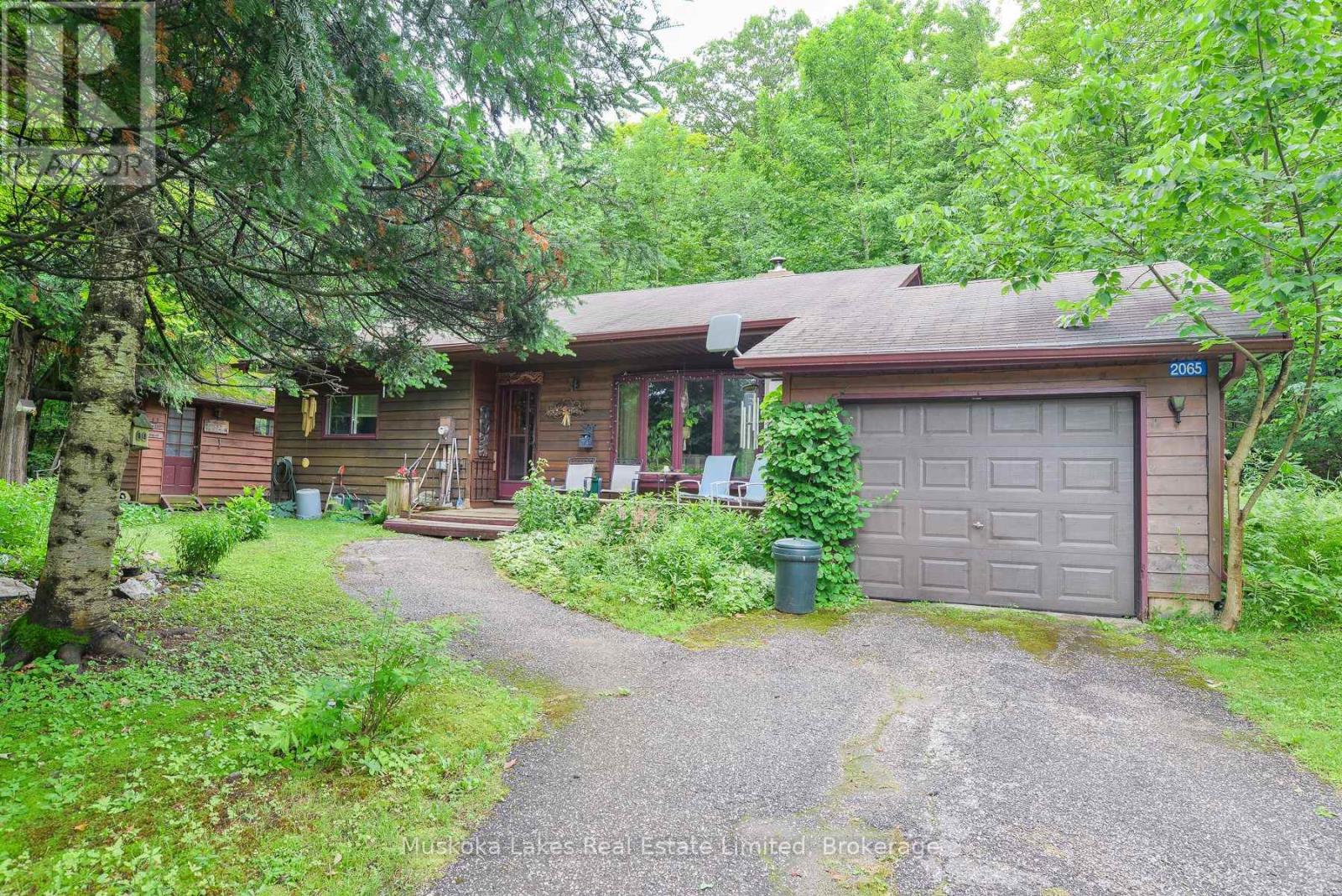 2065 Peninsula Road, Muskoka Lakes (Medora), Ontario  P0B 1G0 - Photo 2 - X13092226