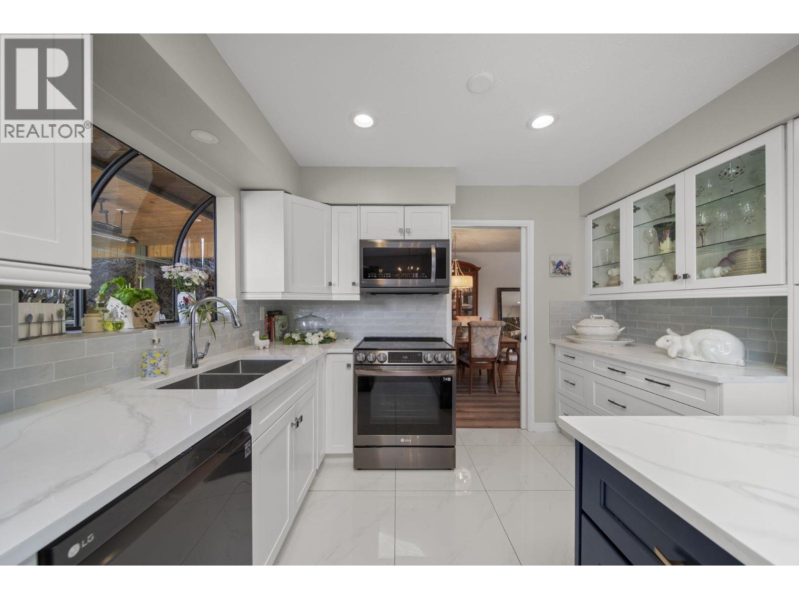 745 Dansey Avenue, Coquitlam, British Columbia  V3K 3G4 - Photo 14 - R3120334