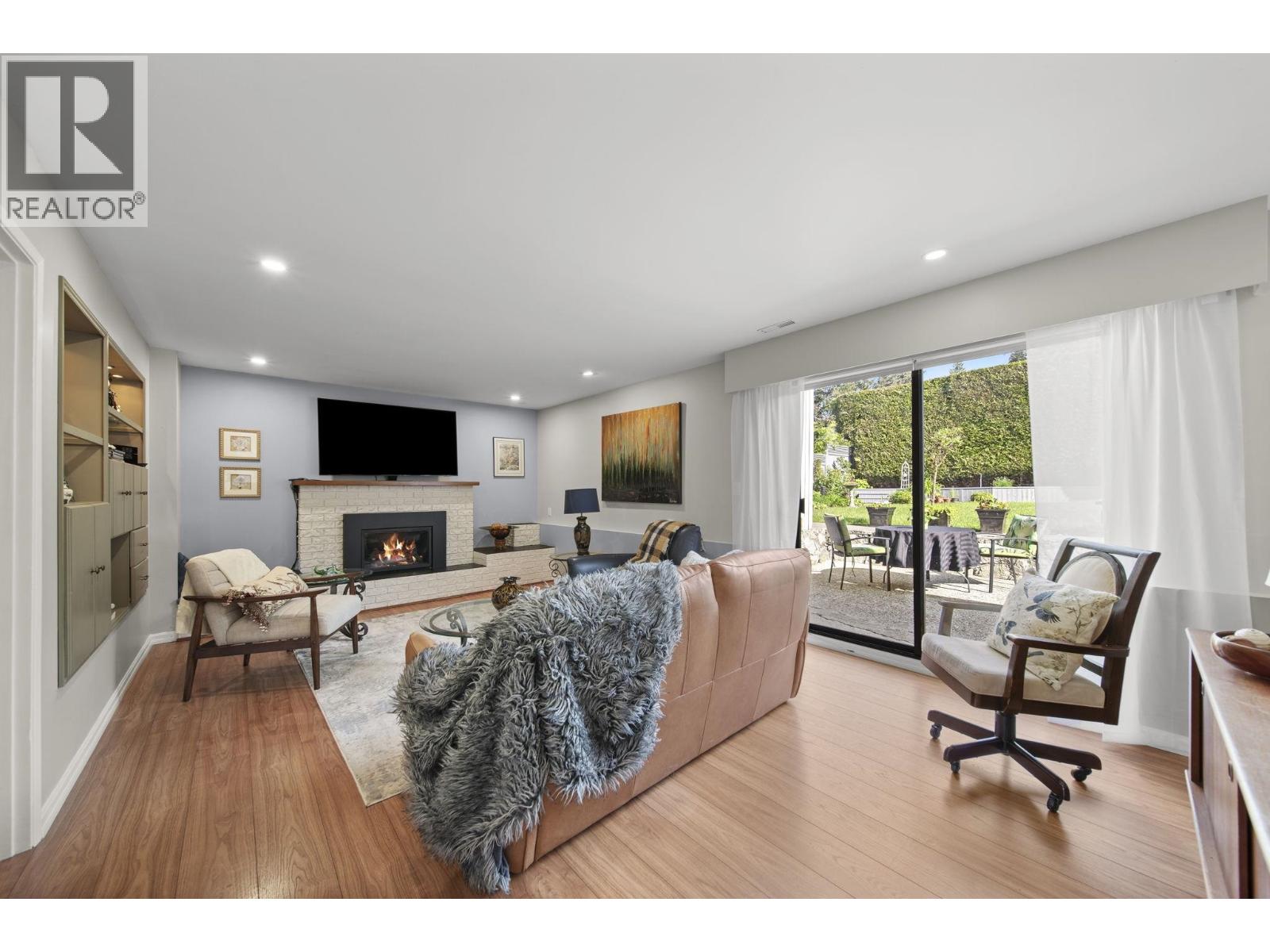 745 Dansey Avenue, Coquitlam, British Columbia  V3K 3G4 - Photo 5 - R3120334