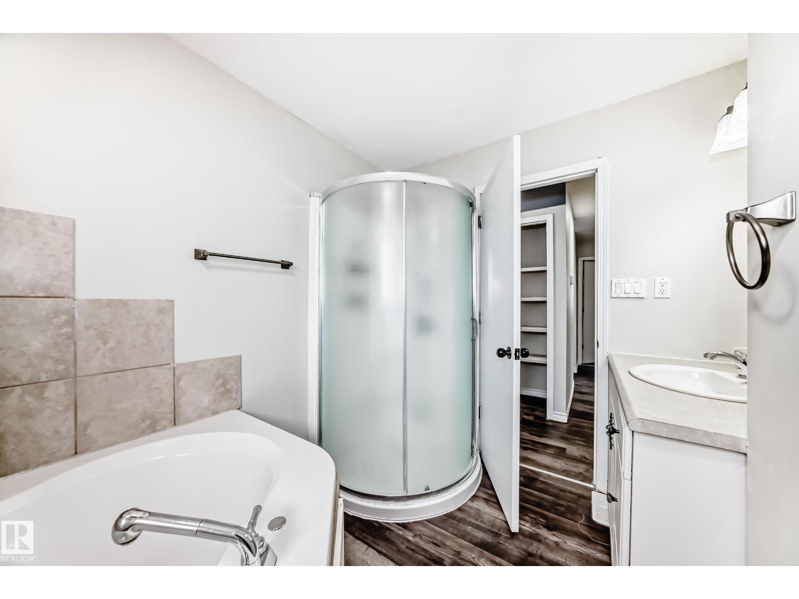 8615 42a Av Nw, Edmonton, Alberta  T6K 1E6 - Photo 29 - E4486033