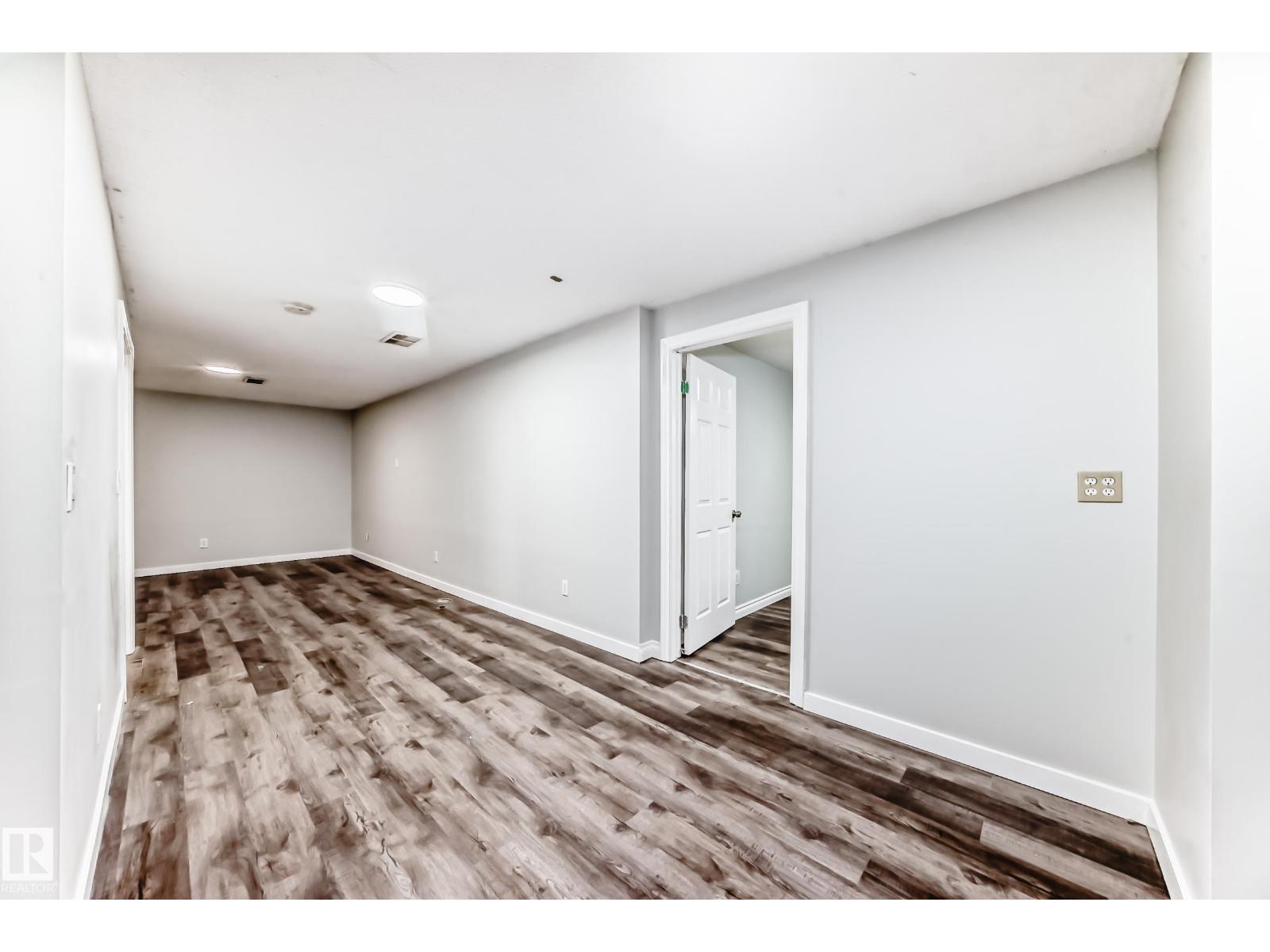 8615 42a Av Nw, Edmonton, Alberta  T6K 1E6 - Photo 32 - E4486033
