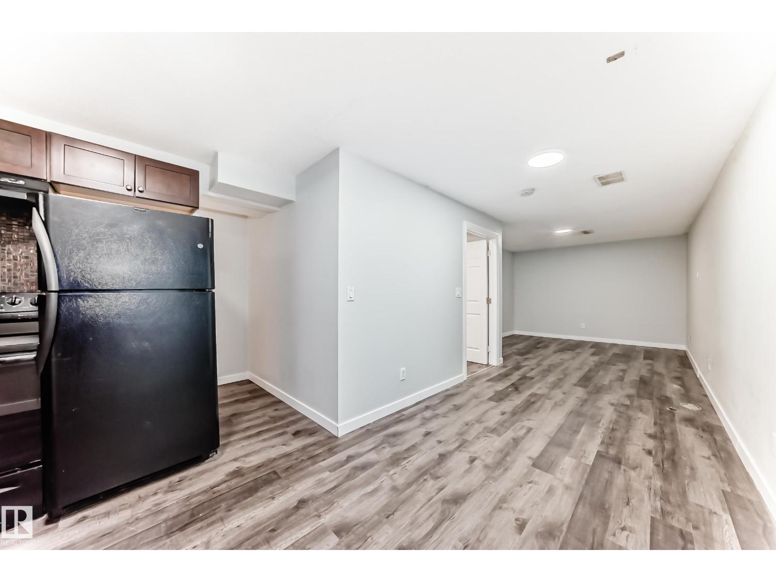 8615 42a Av Nw, Edmonton, Alberta  T6K 1E6 - Photo 33 - E4486033