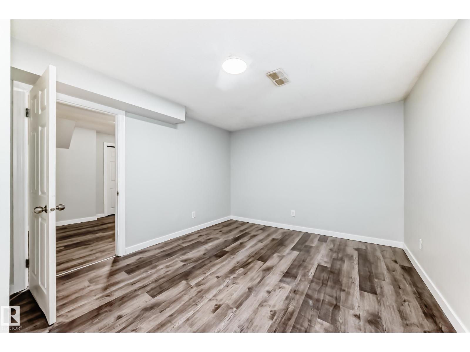 8615 42a Av Nw, Edmonton, Alberta  T6K 1E6 - Photo 34 - E4486033