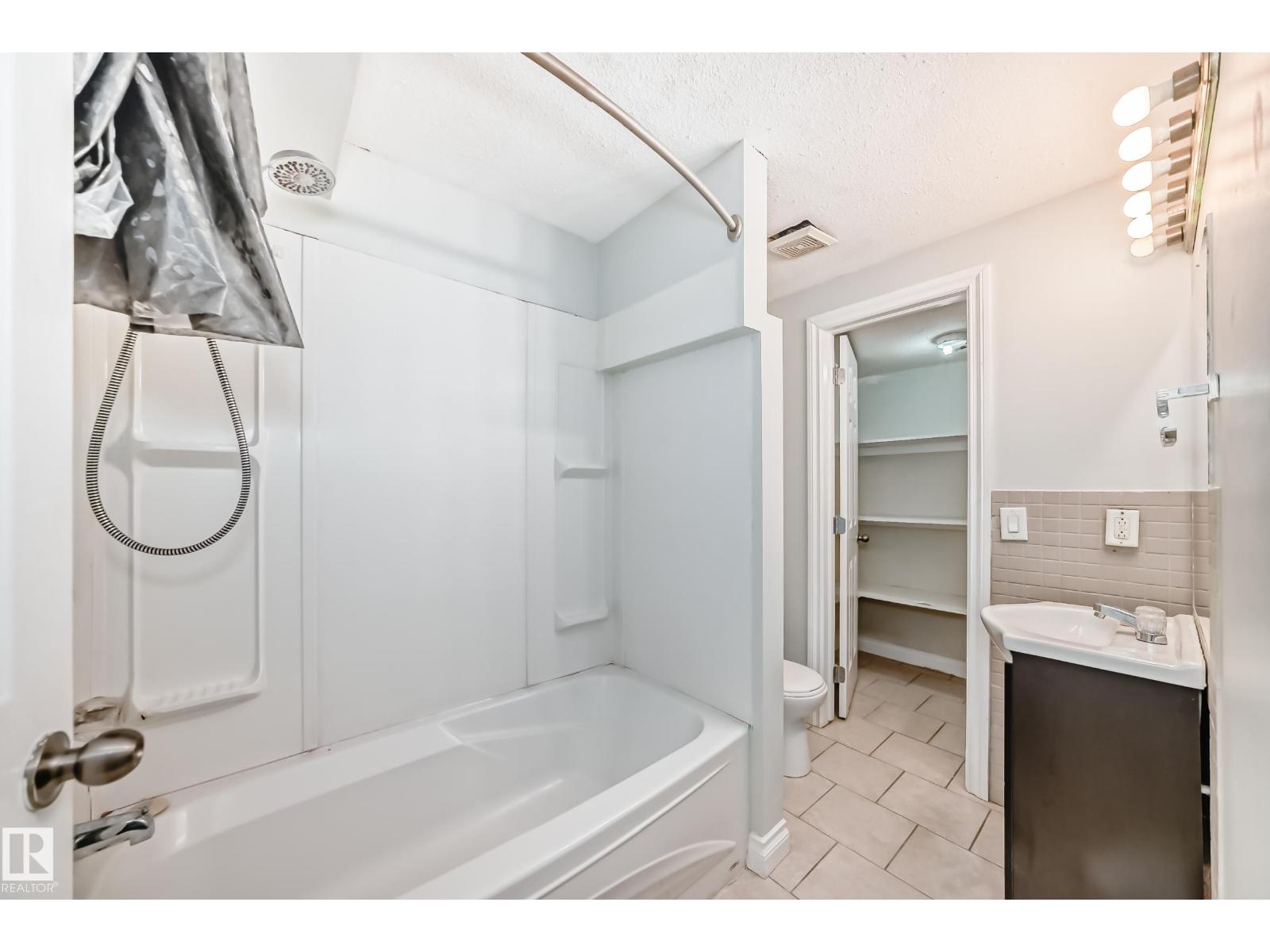 8615 42a Av Nw, Edmonton, Alberta  T6K 1E6 - Photo 41 - E4486033