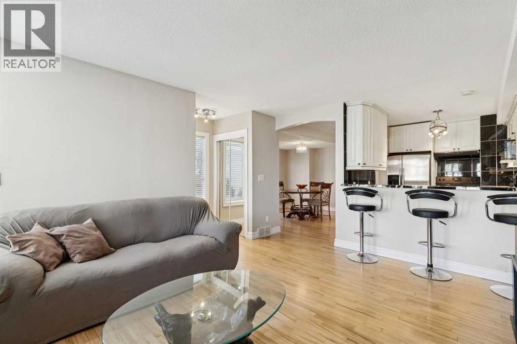 37 Ranch Glen Drive NW, Calgary, Alberta  T3G 1T2 - Photo 4 - A2299994
