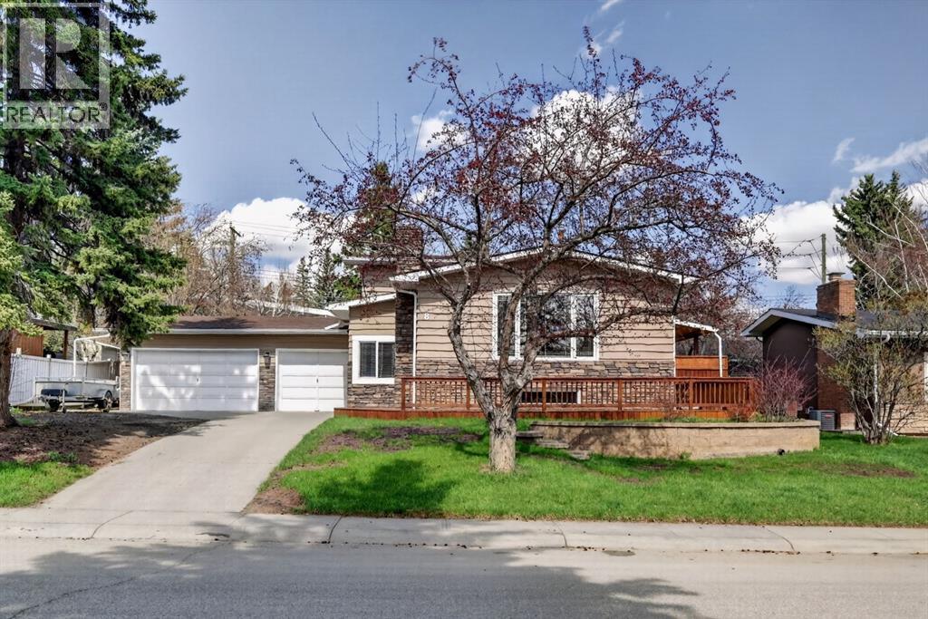 8 Slocan Road SW, Calgary, Alberta  T2W 0S8 - Photo 2 - A2308549