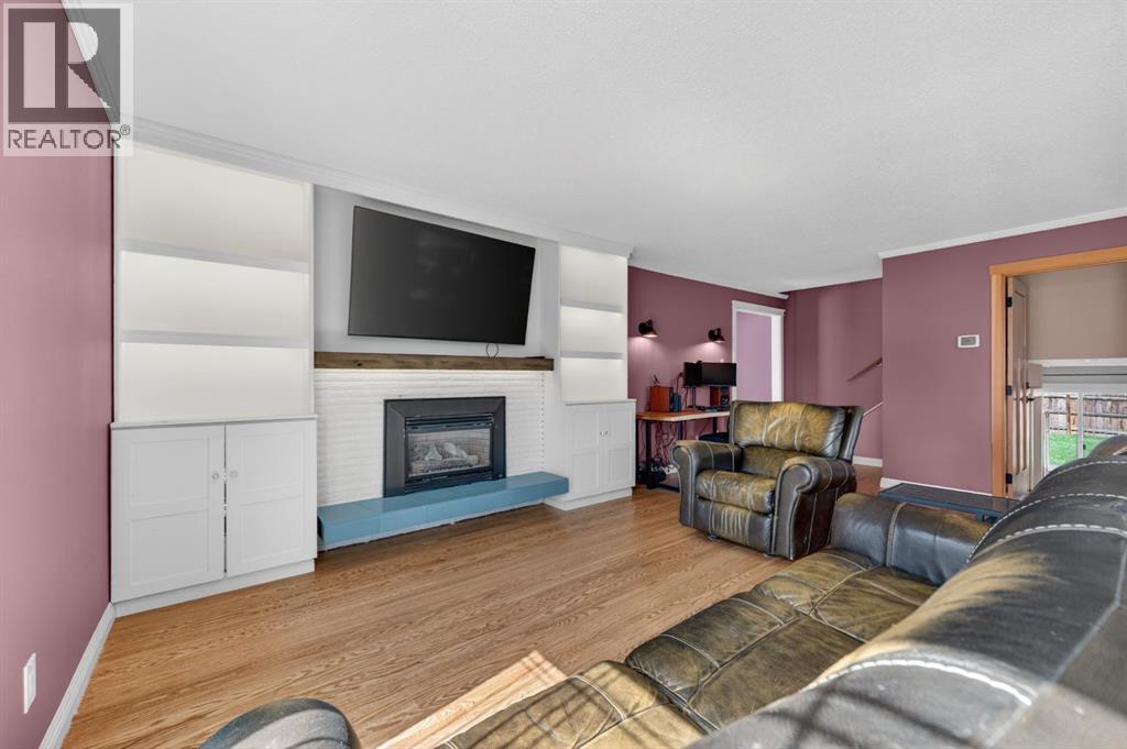 8 Slocan Road SW, Calgary, Alberta  T2W 0S8 - Photo 7 - A2308549