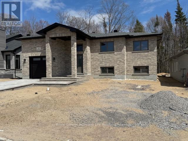 134 Andrew Avenue, North Bay, Ontario  P1B 0G8 - Photo 2 - X12558096