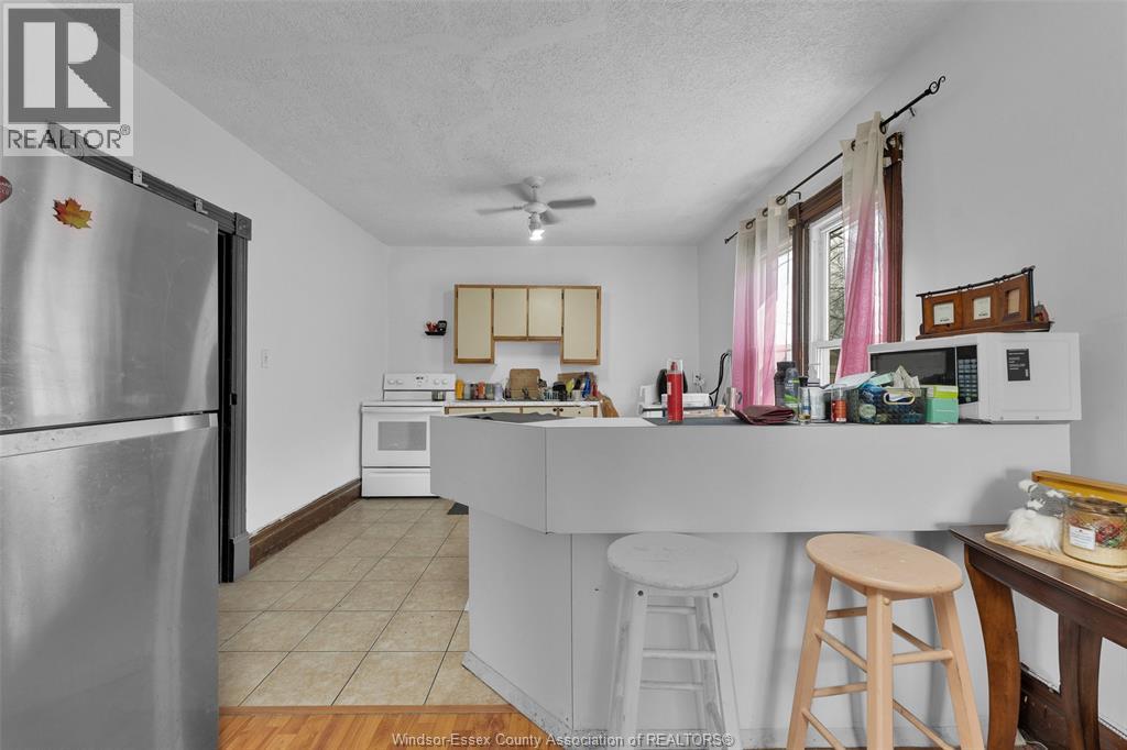 559 Assumption, Windsor, Ontario  N9A 3B3 - Photo 6 - 26010307