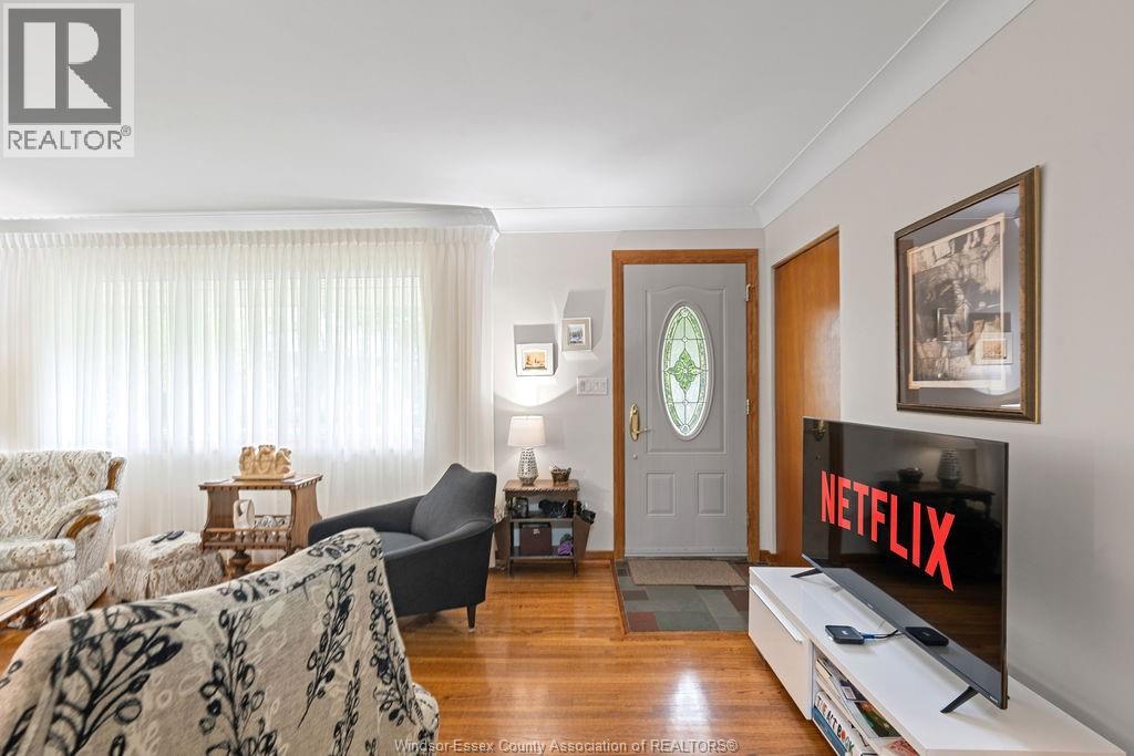 4018 Casgrain, Windsor, Ontario  N9G 2A5 - Photo 5 - 26010253