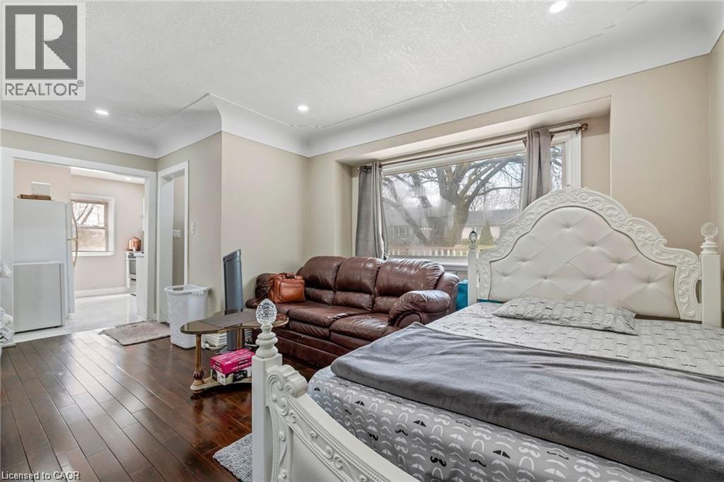38 Lake Avenue N, Hamilton, Ontario  L8E 1L3 - Photo 3 - 40827883