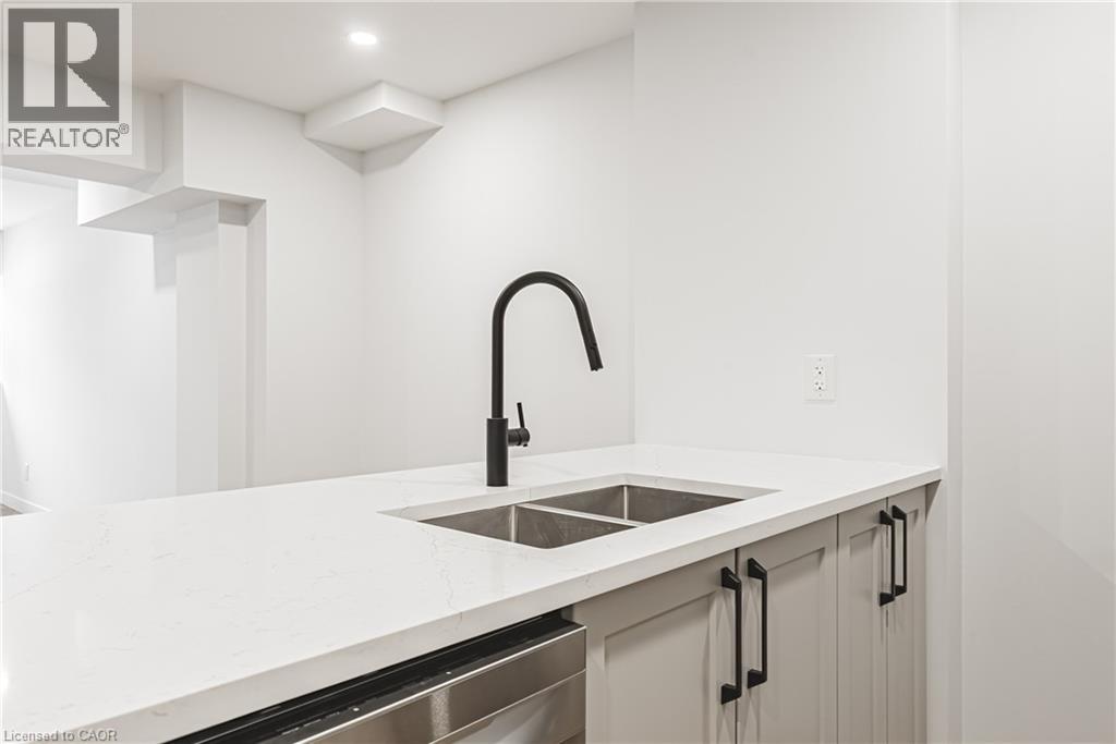 555 Sanatorium Road Unit# 104, Hamilton, Ontario  L9C 2B1 - Photo 7 - 40827617