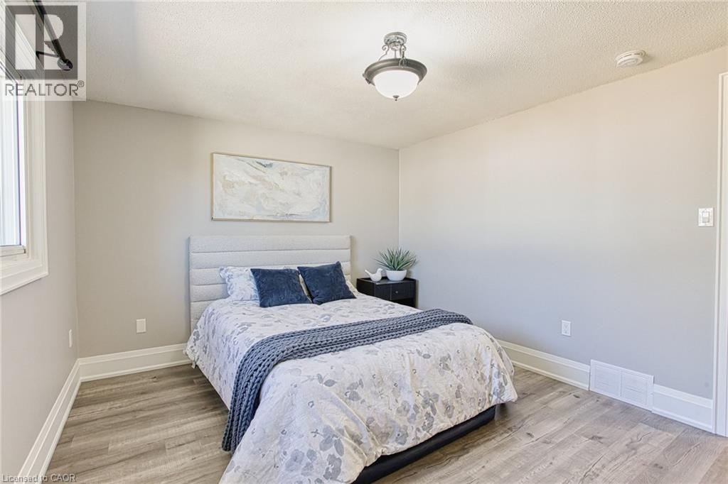 4 Colgate Court, Hamilton, Ontario  L9C 6Z6 - Photo 18 - 40824685