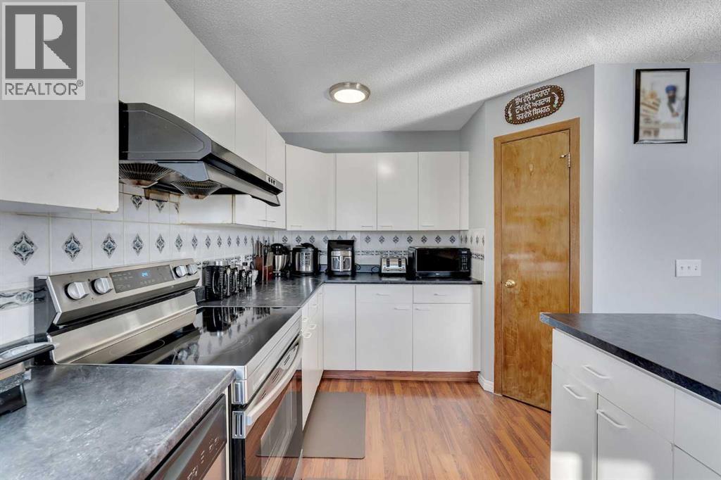 3790 Catalina Boulevard NE, Calgary, Alberta  T1Y 6Y2 - Photo 10 - A2288083