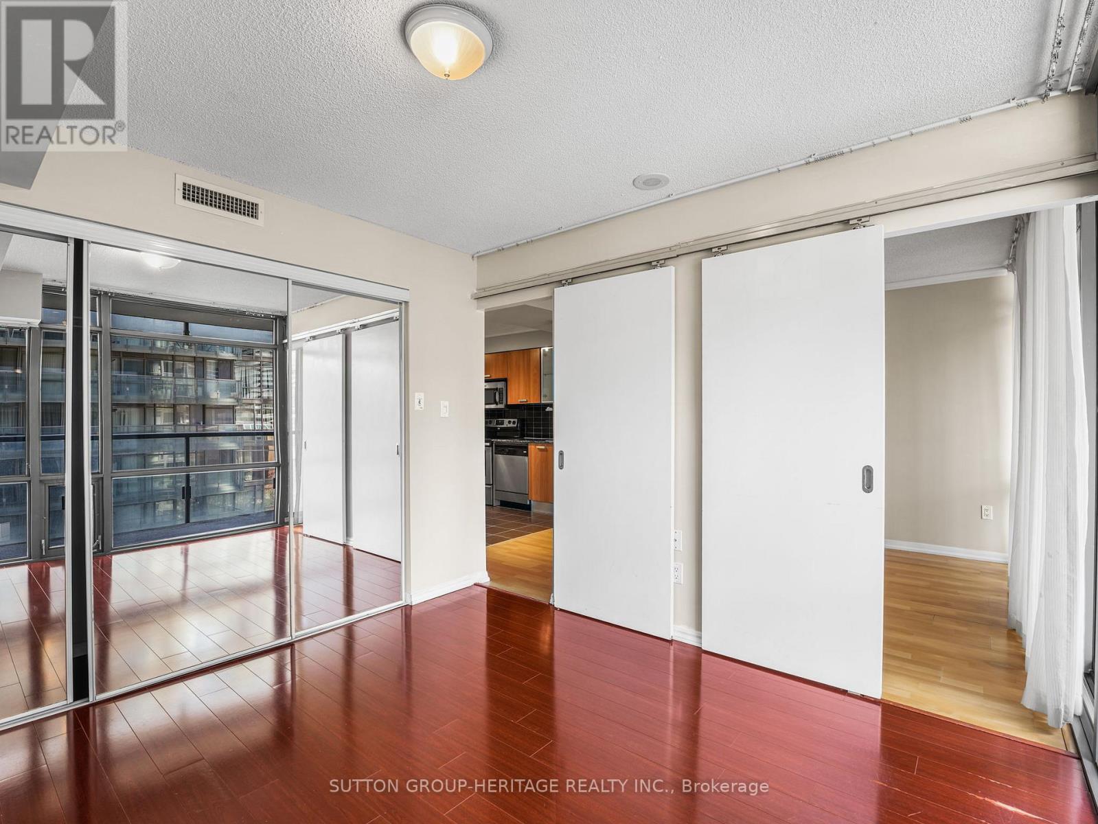 610 - 37 Grosvenor Street, Toronto, Ontario  M4Y 3G5 - Photo 11 - C13092158