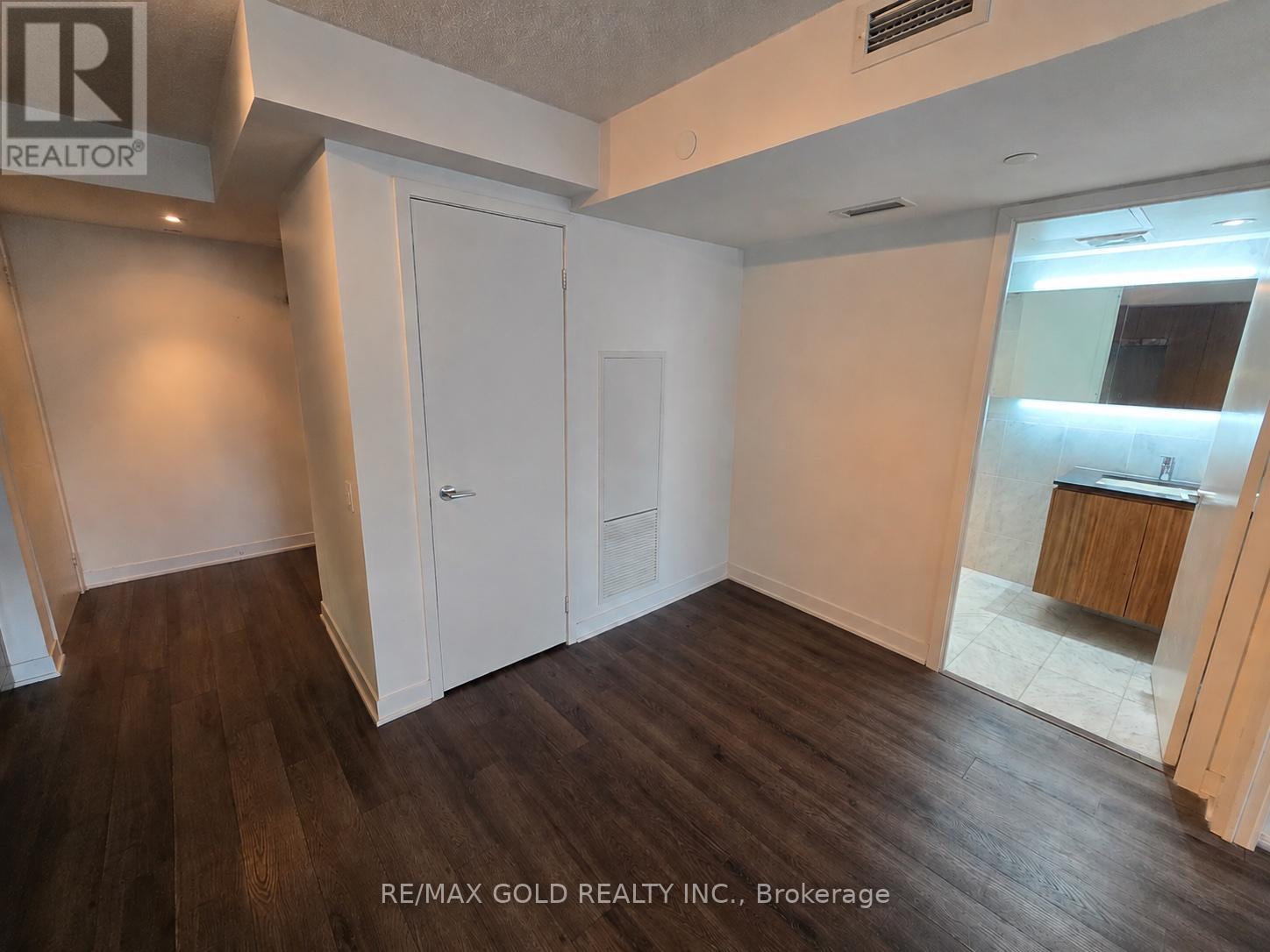 1603 - 70 Queens Wharf Road, Toronto, Ontario  M5V 0J2 - Photo 8 - C13092234