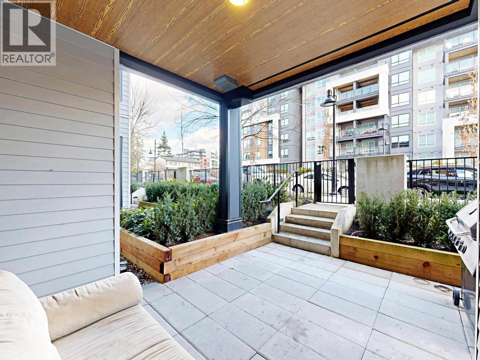 208 615 Cottonwood Avenue, Coquitlam, British Columbia  V3J 2S5 - Photo 1 - R3103873
