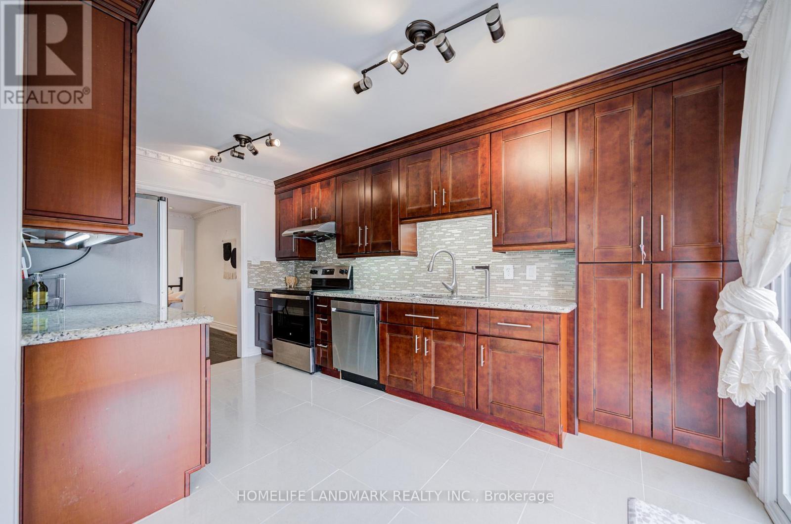 53 Chipwood Crescent, Toronto, Ontario  M2J 3X6 - Photo 8 - C13092248