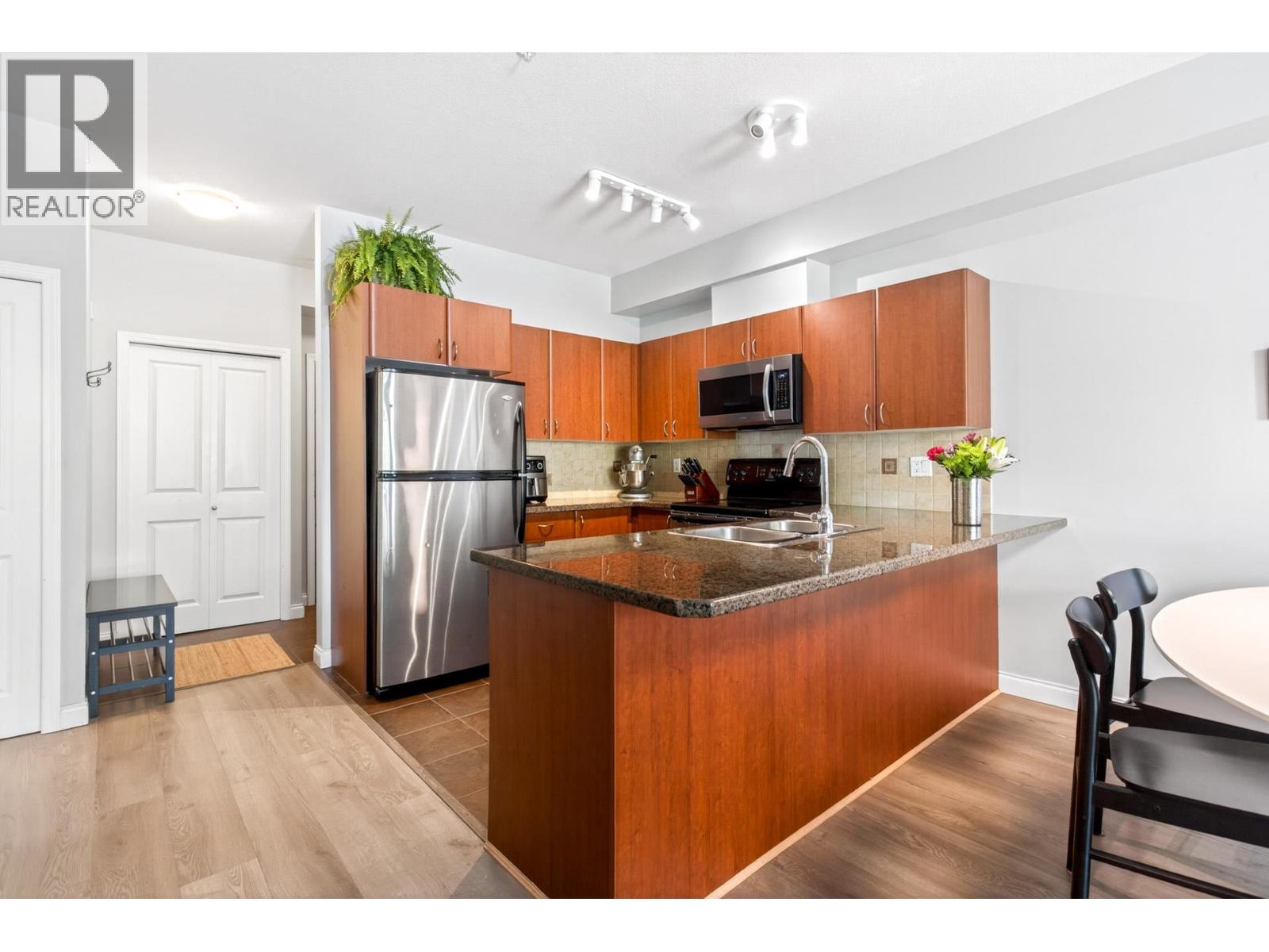 211 2346 Mcallister Avenue, Port Coquitlam, British Columbia V3C 2B1 - Photo 5 - R3120050