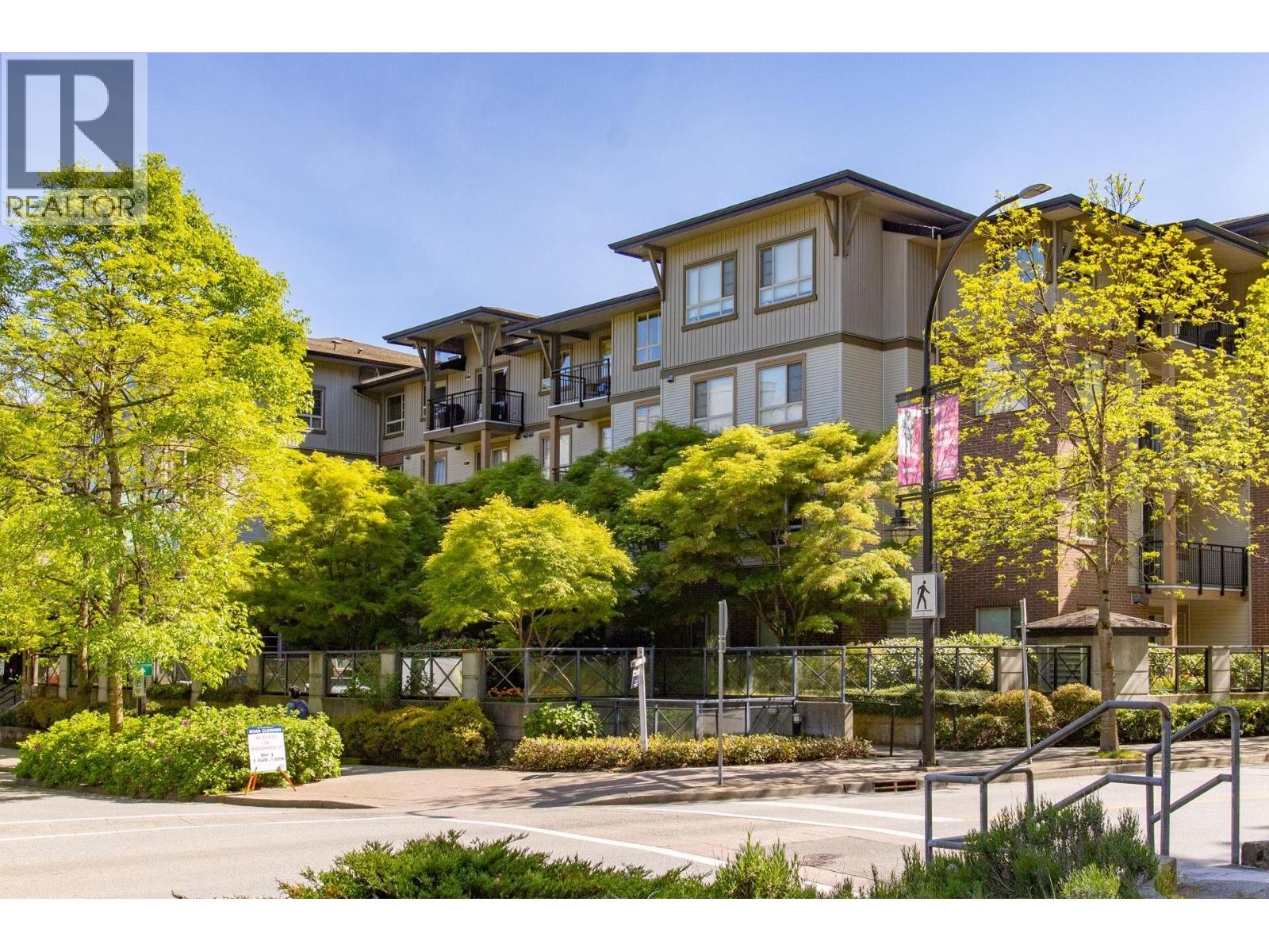 211 2346 Mcallister Avenue, Port Coquitlam, British Columbia V3C 2B1 - Photo 2 - R3120050