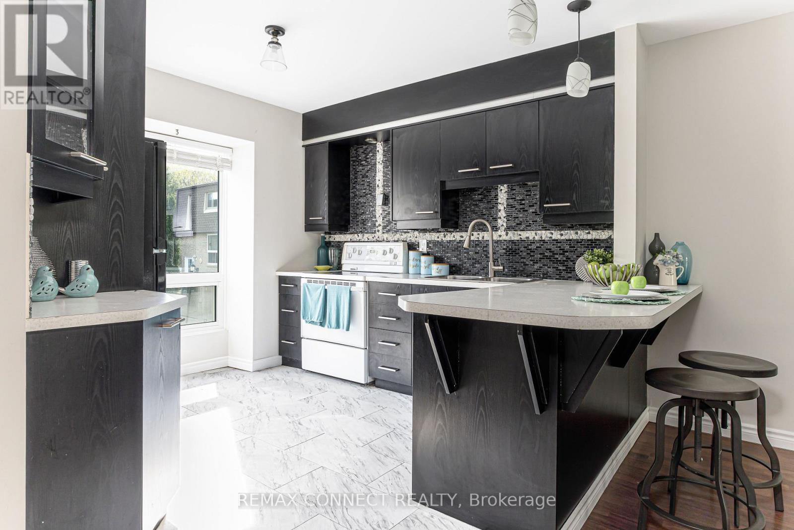 37 - 350 Camelot Court, Oshawa, Ontario  L1G 6P7 - Photo 12 - E13092172