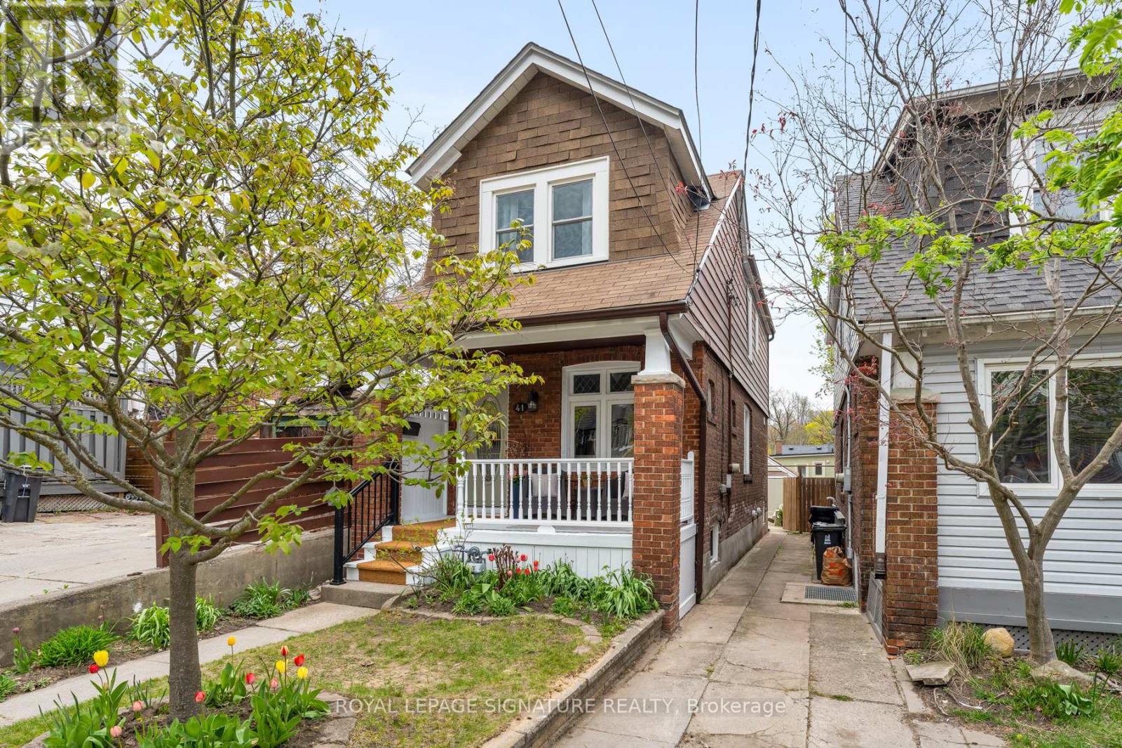 41 Firstrbooke Road, Toronto, Ontario  M4E 2L2 - Photo 2 - E13092186