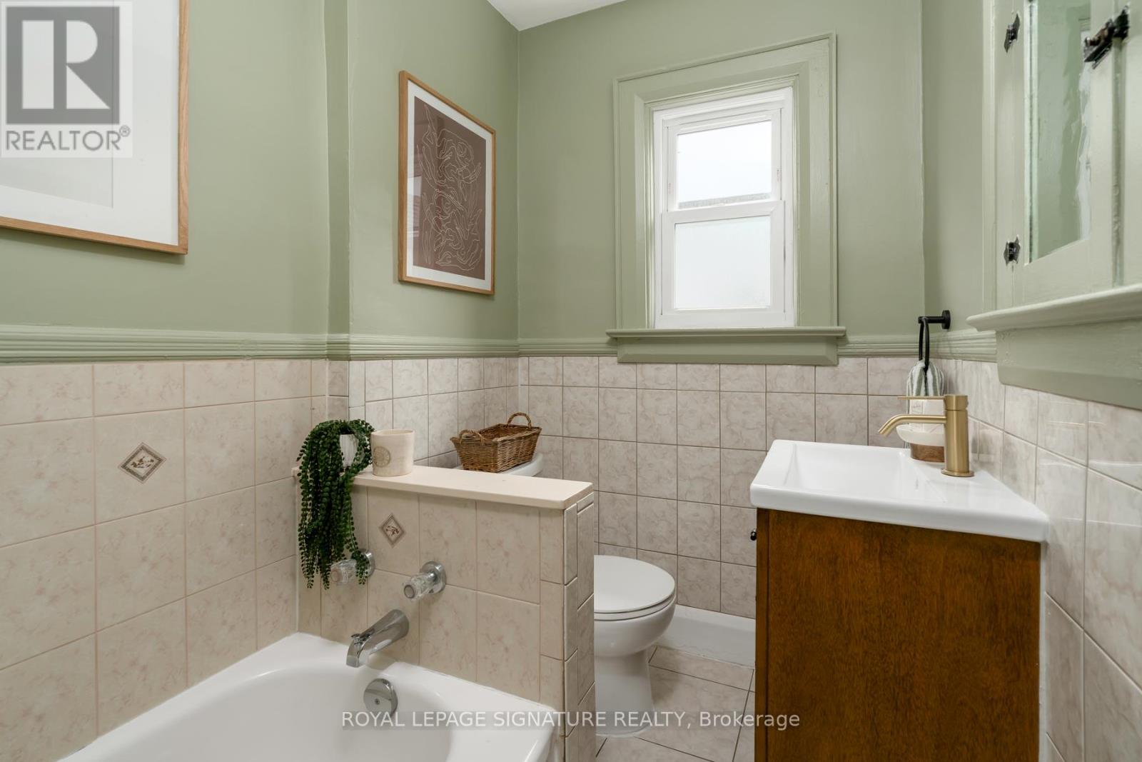 41 Firstrbooke Road, Toronto, Ontario  M4E 2L2 - Photo 25 - E13092186