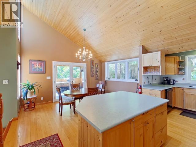 10754 Mariners Way, Powell River, British Columbia  V8A 0G5 - Photo 6 - 19829