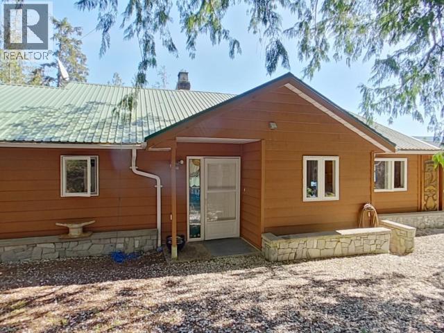 10754 Mariners Way, Powell River, British Columbia  V8A 0G5 - Photo 3 - 19829