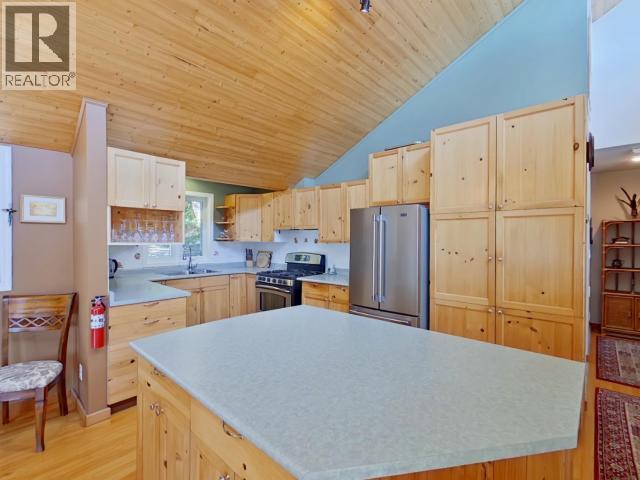 10754 Mariners Way, Powell River, British Columbia  V8A 0G5 - Photo 7 - 19829