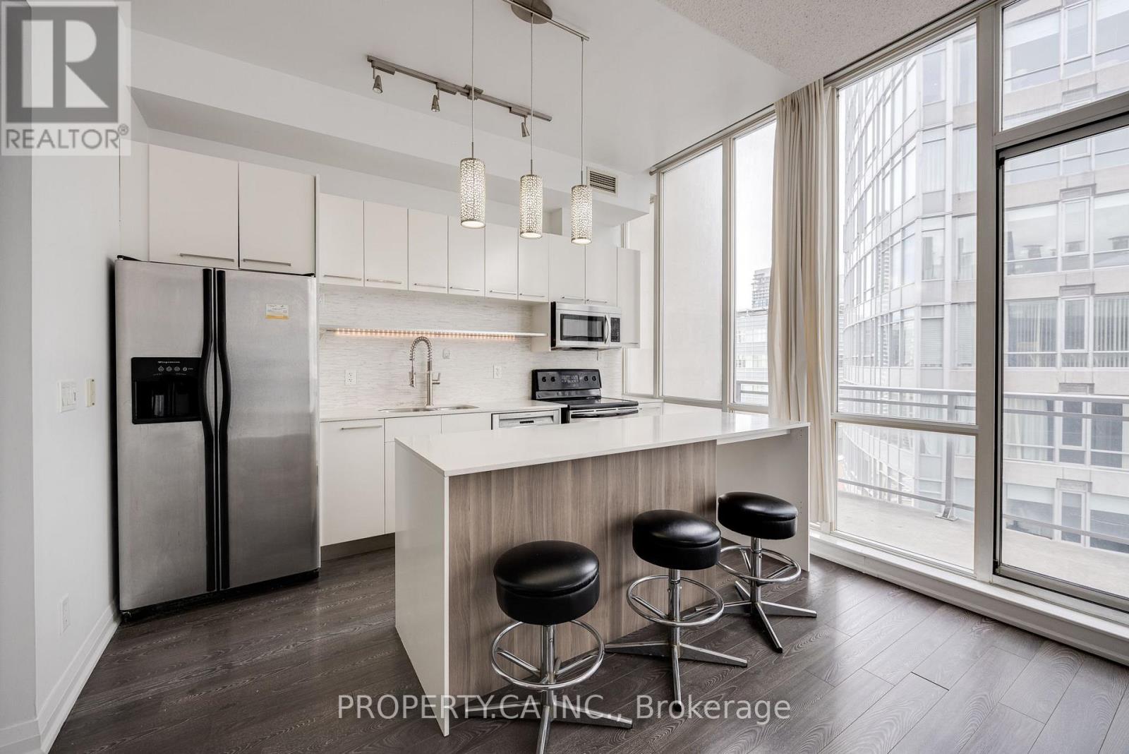 Ph2104 - 220 Victoria Street, Toronto, Ontario  M5B 2R6 - Photo 2 - C13089700