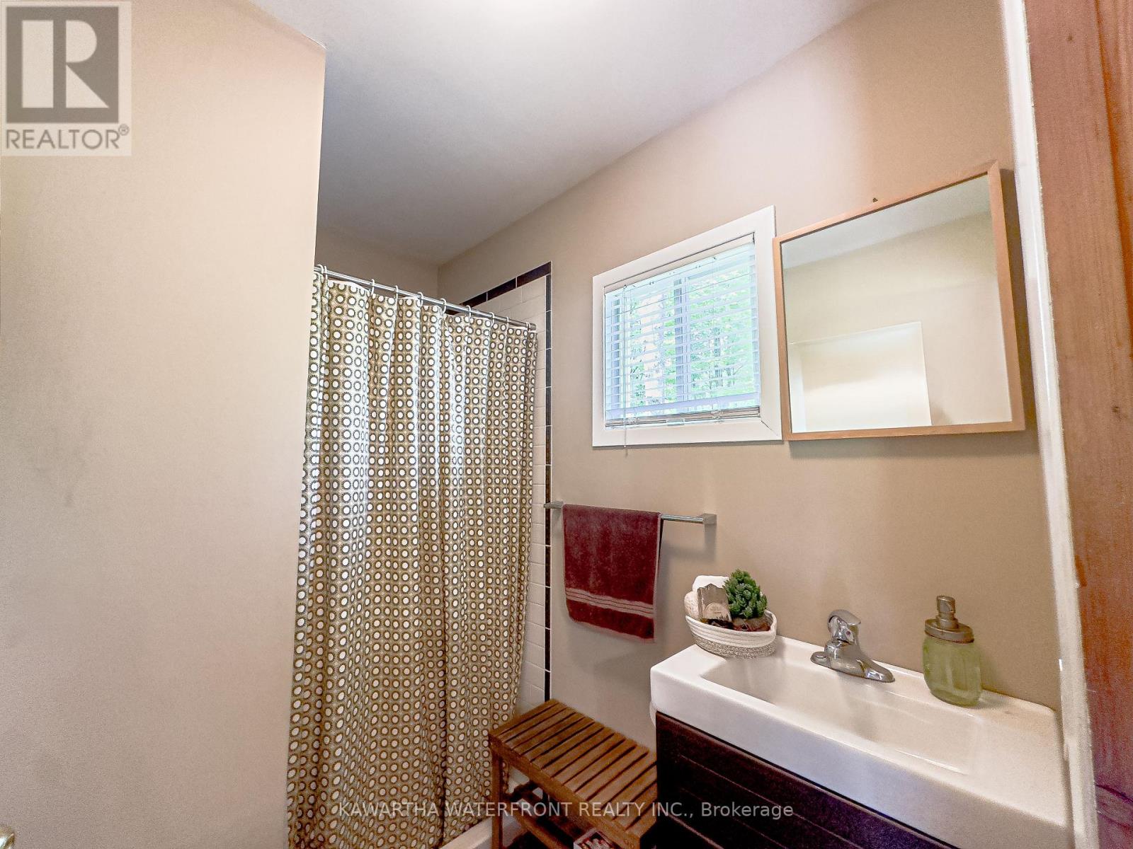 1120 English Circle, Highlands East, Ontario  K0M 1R0 - Photo 23 - X13092340