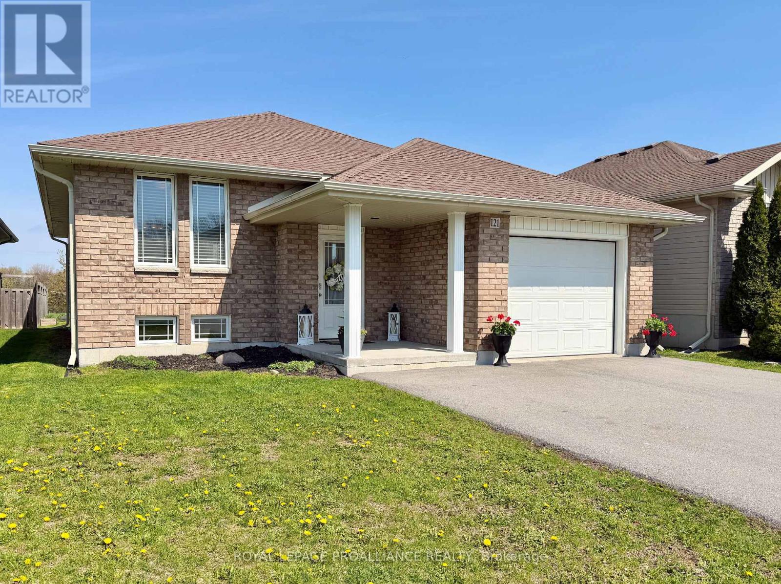 121 Greenhill Lane, Belleville, Ontario  K8N 0C7 - Photo 2 - X13092380
