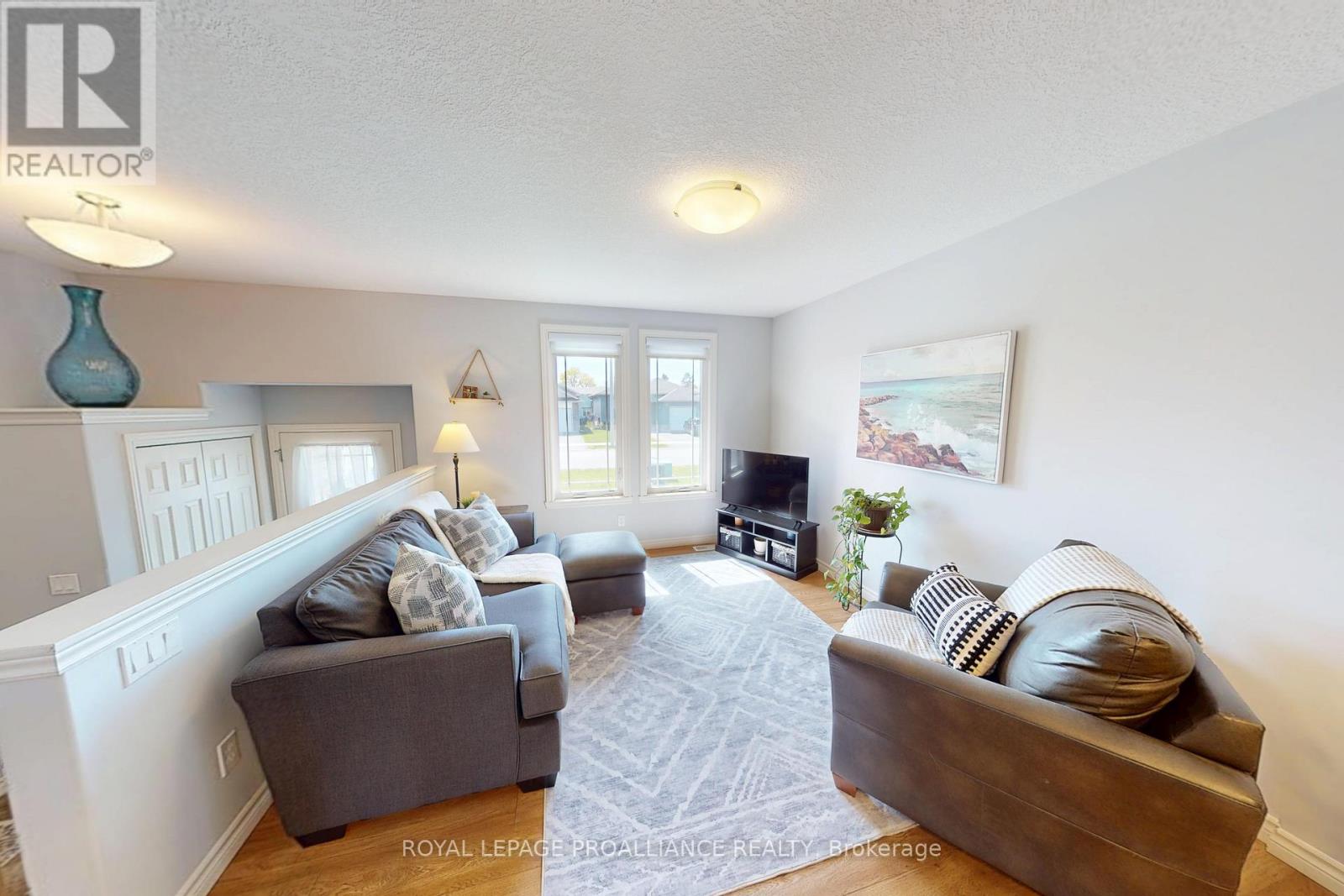 121 Greenhill Lane, Belleville, Ontario  K8N 0C7 - Photo 4 - X13092380