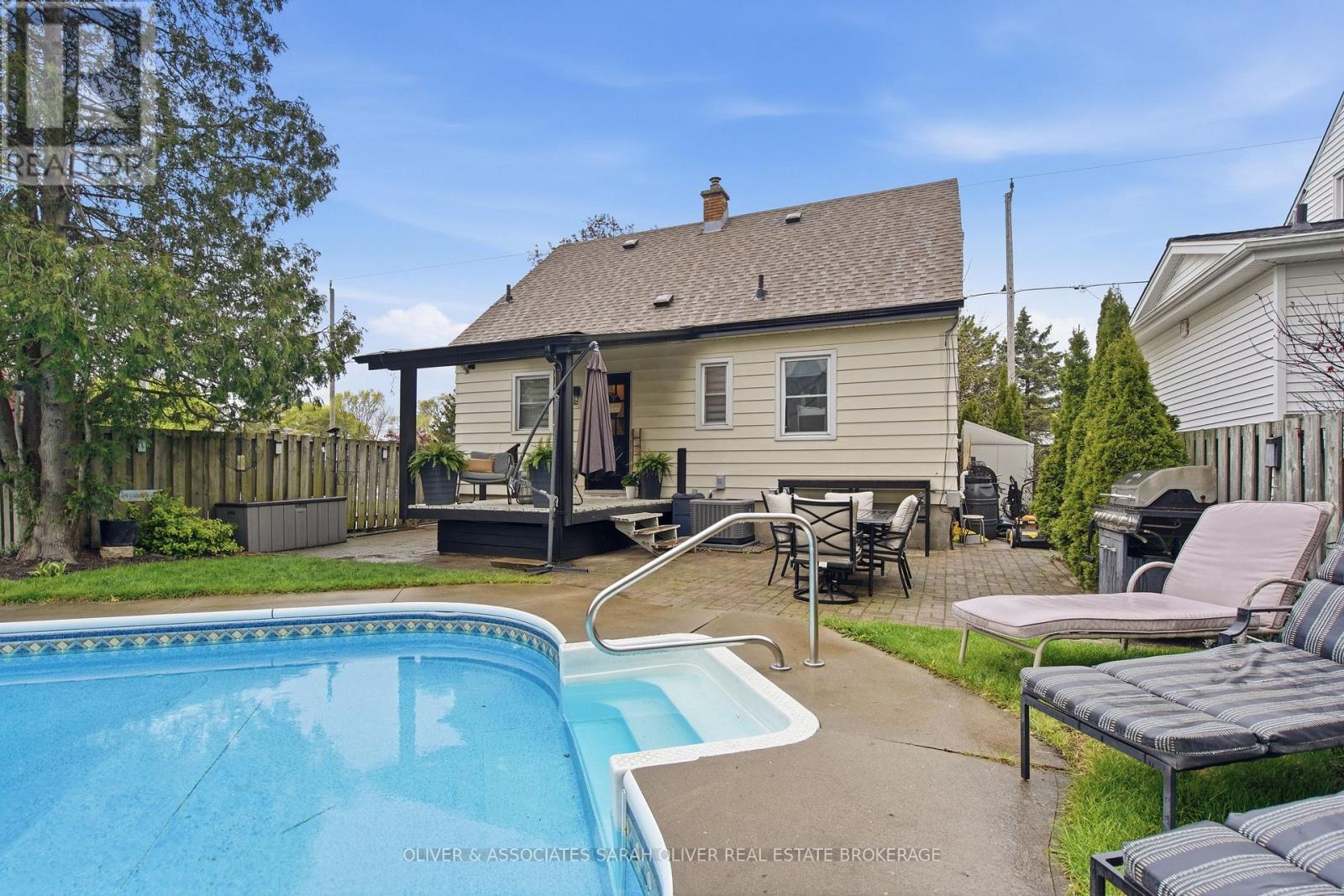 755 Victoria Street, London East, Ontario  N5Y 4C8 - Photo 3 - X13092500