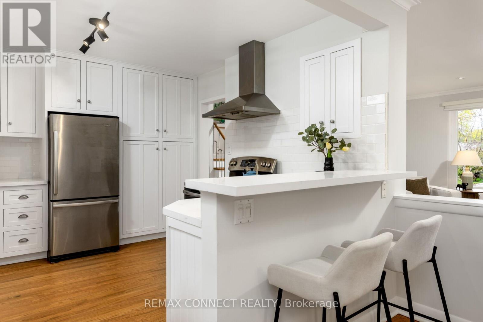 75 Glenellen Drive E, Toronto, Ontario  M8Y 2H2 - Photo 13 - W13092200