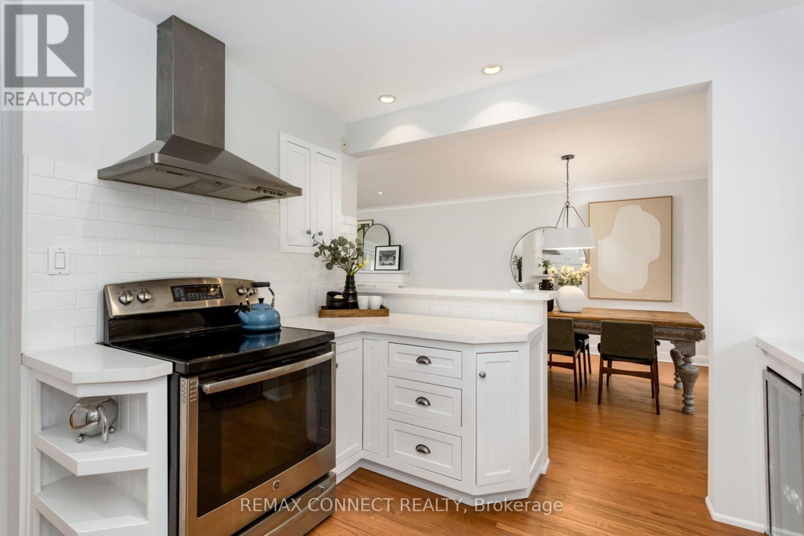 75 Glenellen Drive E, Toronto, Ontario  M8Y 2H2 - Photo 16 - W13092200