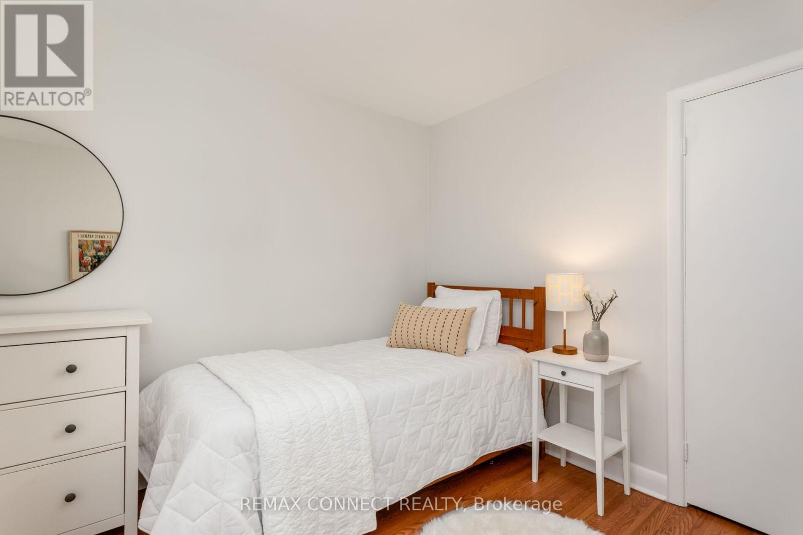 75 Glenellen Drive E, Toronto, Ontario  M8Y 2H2 - Photo 26 - W13092200