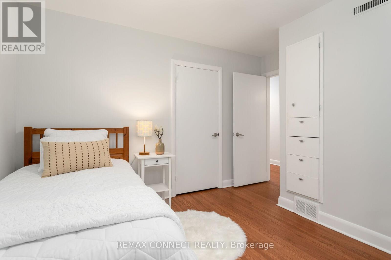 75 Glenellen Drive E, Toronto, Ontario  M8Y 2H2 - Photo 27 - W13092200