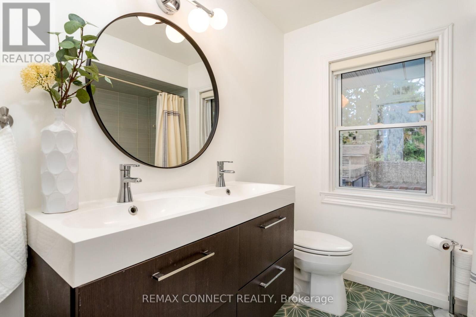 75 Glenellen Drive E, Toronto, Ontario  M8Y 2H2 - Photo 28 - W13092200