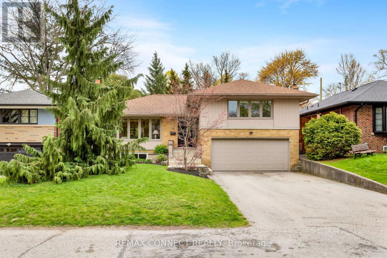 75 Glenellen Drive E, Toronto, Ontario  M8Y 2H2 - Photo 3 - W13092200