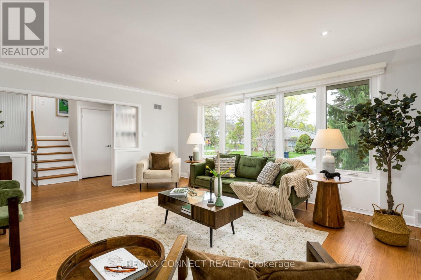 75 Glenellen Drive E, Toronto, Ontario  M8Y 2H2 - Photo 7 - W13092200