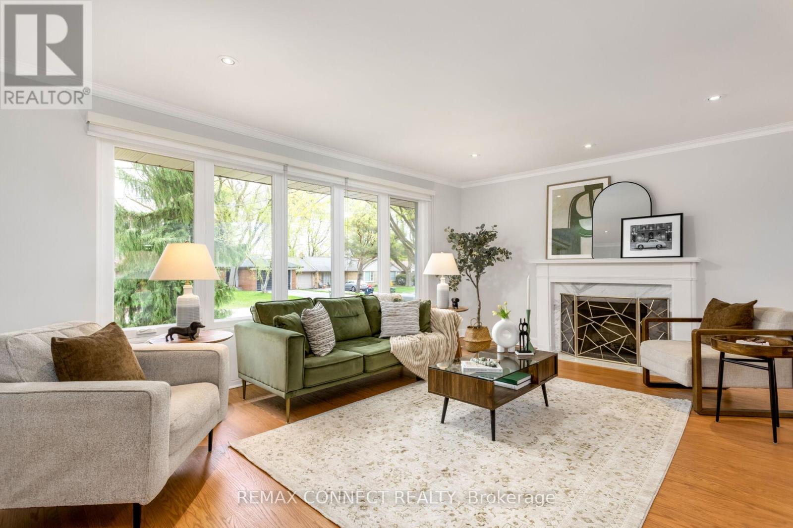 75 Glenellen Drive E, Toronto, Ontario  M8Y 2H2 - Photo 9 - W13092200