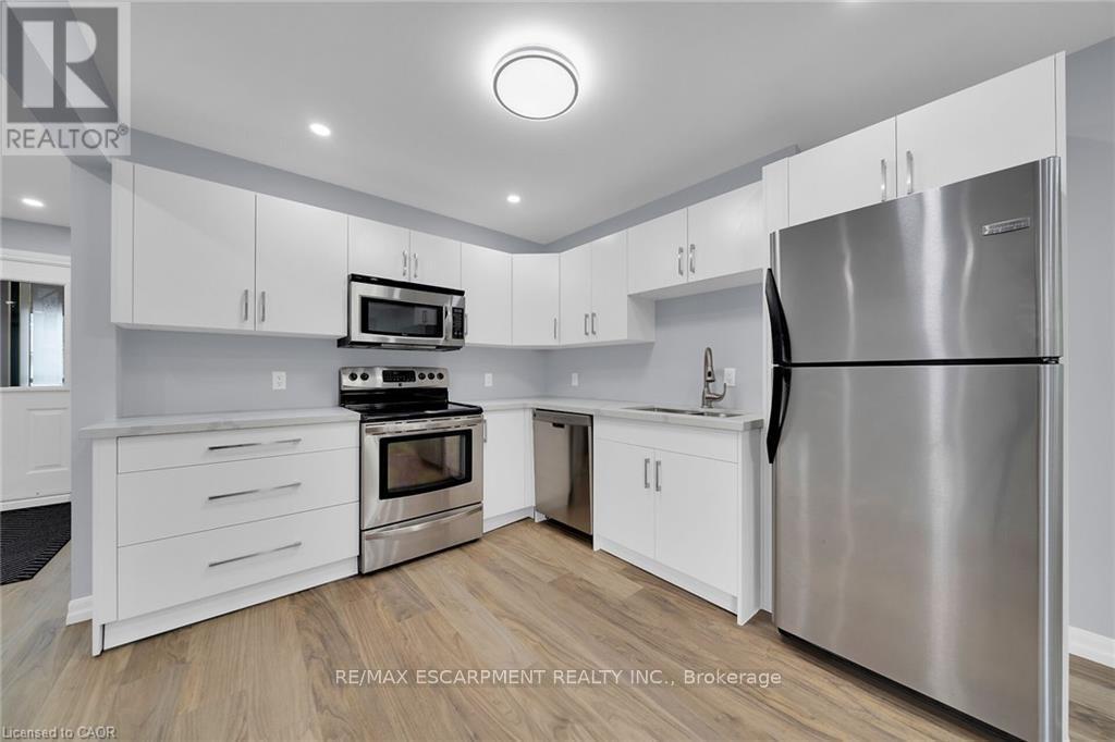 4 - 451 Woodview Road, Burlington, Ontario  L7N 2Z9 - Photo 11 - W13092222