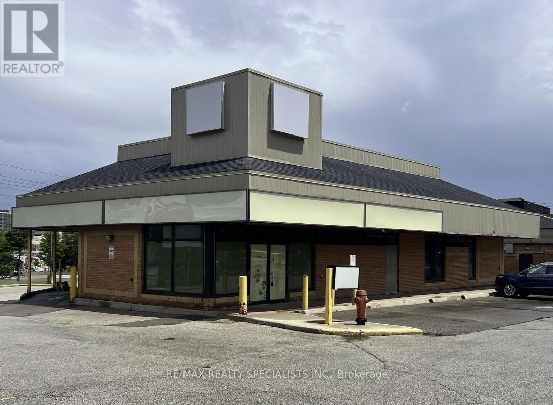 16 LISA STREET, Brampton, Ontario