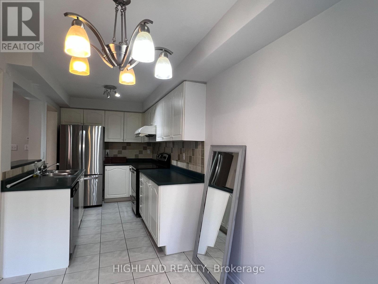 44 - 1591 South Parade Court, Mississauga, Ontario  L5M 6G1 - Photo 4 - W13092252
