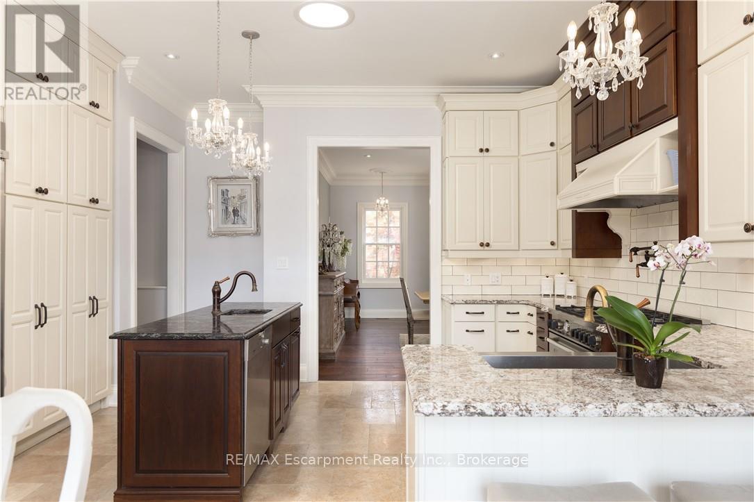 2073 Deramore Drive, Oakville, Ontario  L6J 2P7 - Photo 14 - W13090106