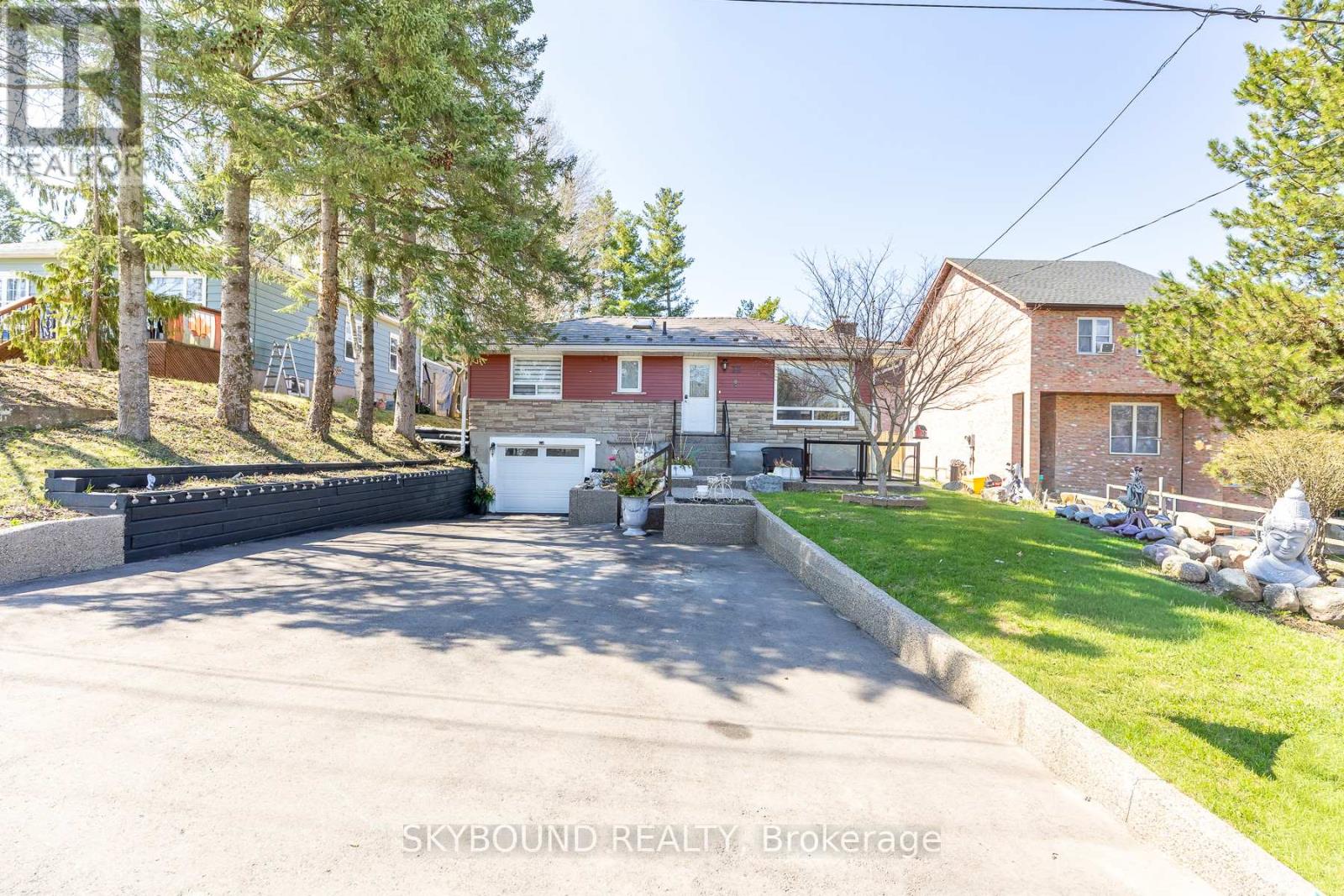 32 Victoria Avenue, Halton Hills, Ontario  L7J 1Y9 - Photo 3 - W13075964